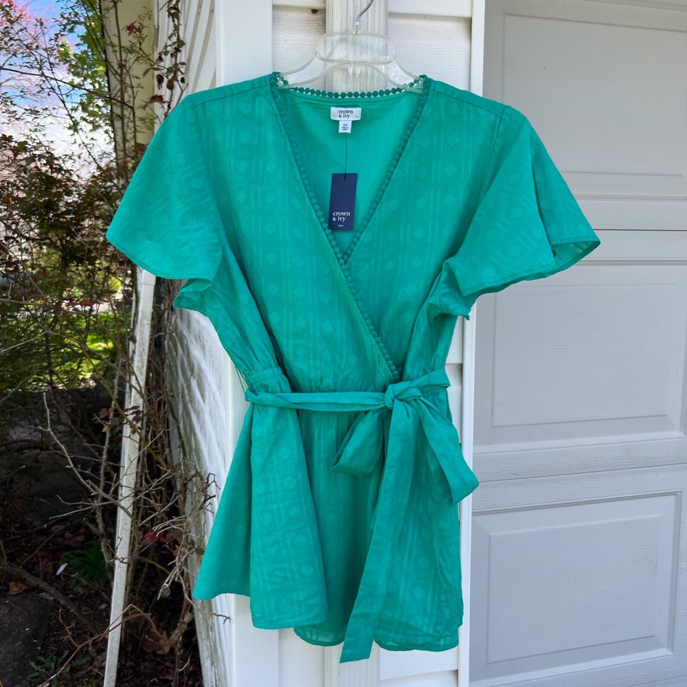 NWT Crown & Ivy Pretty Green Dot Lace Trim Faux Wrap V-Neck Lined Cotton Blouse